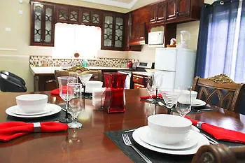 Casa Tianna Guest Apartments Kingston
