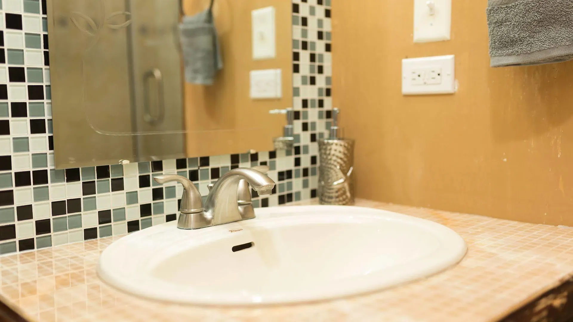 Casa Tianna Guest Apartments Kingston